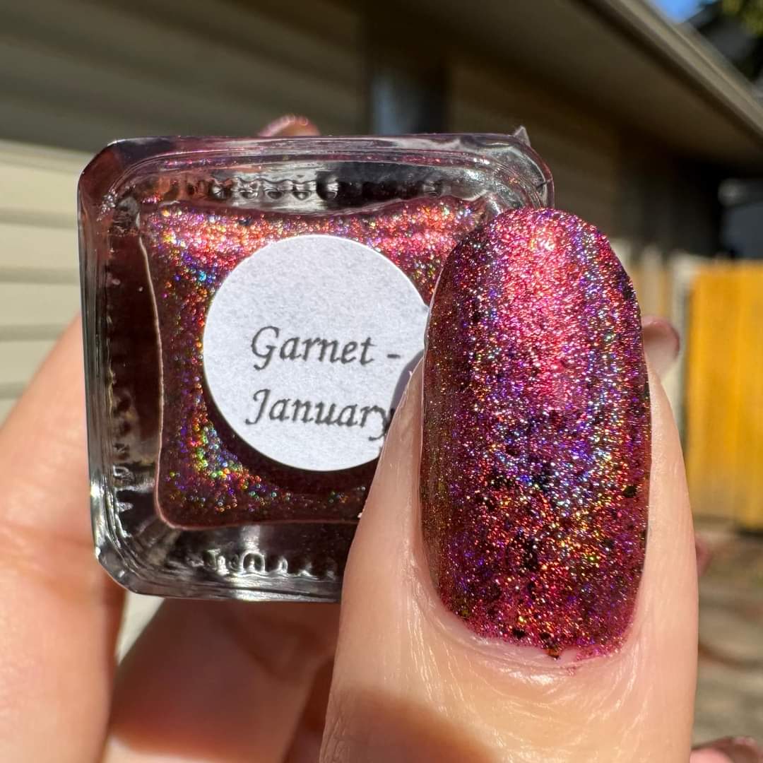 Garnet - January: Birthstones Collection